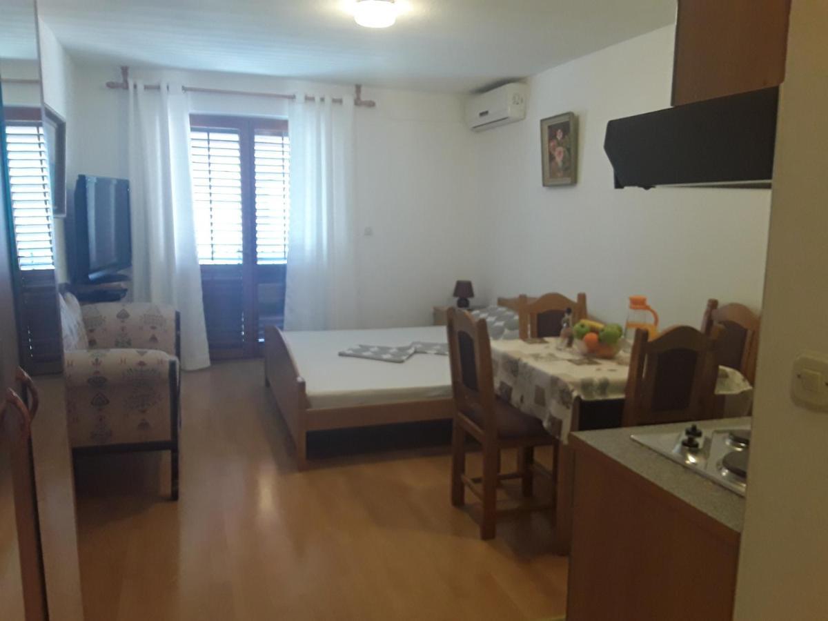 Zaton Apartmani M. Ilesh 外观 照片